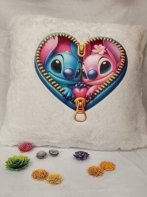 Cojín Stitch y Ángela corazón